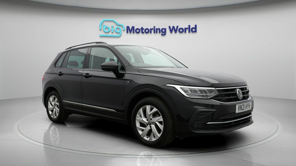 Volkswagen Tiguan Life Black