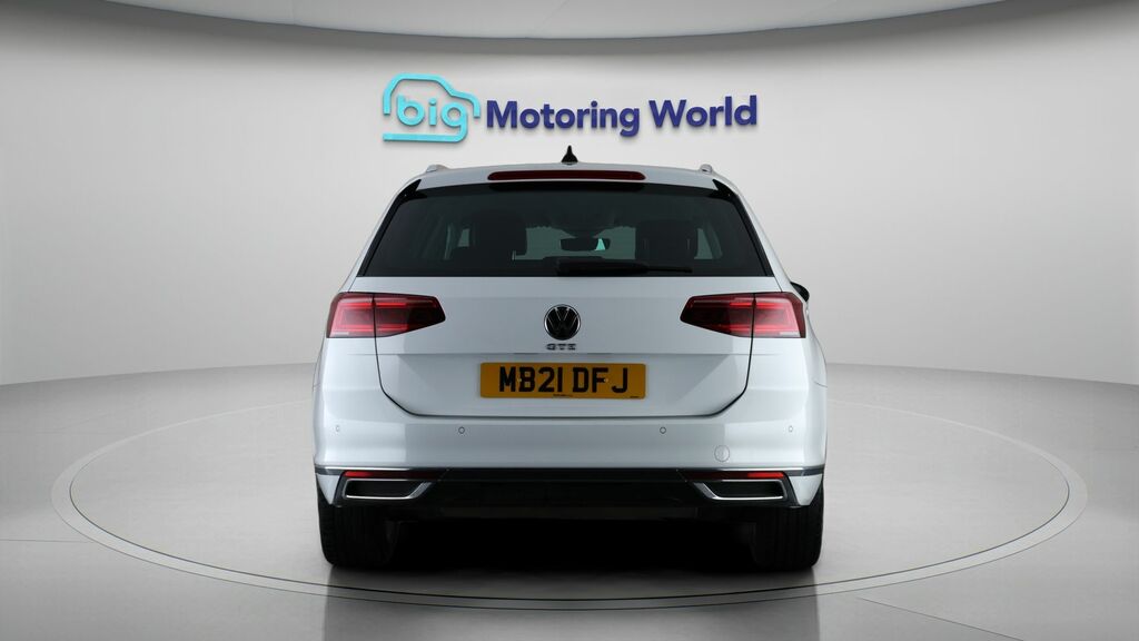 Volkswagen Passat Gte Advance MB21DFJ White #6