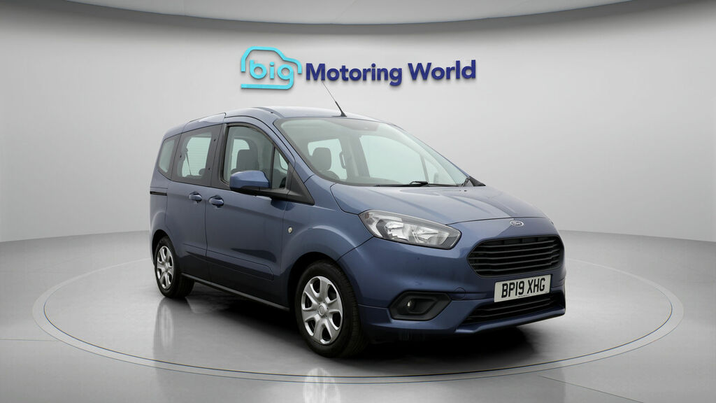 Ford Tourneo Courier Zetec Blue