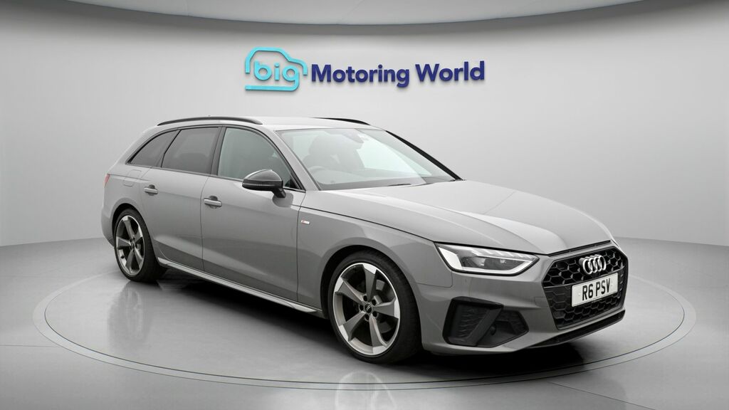 Audi A4 Avant Black Edition Grey