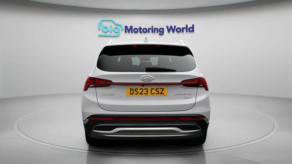 Hyundai Santa Fe Premium White #6