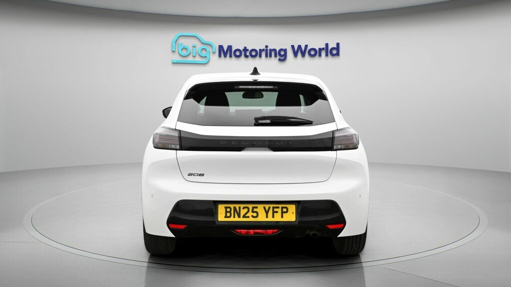Peugeot 208 Allure White #6
