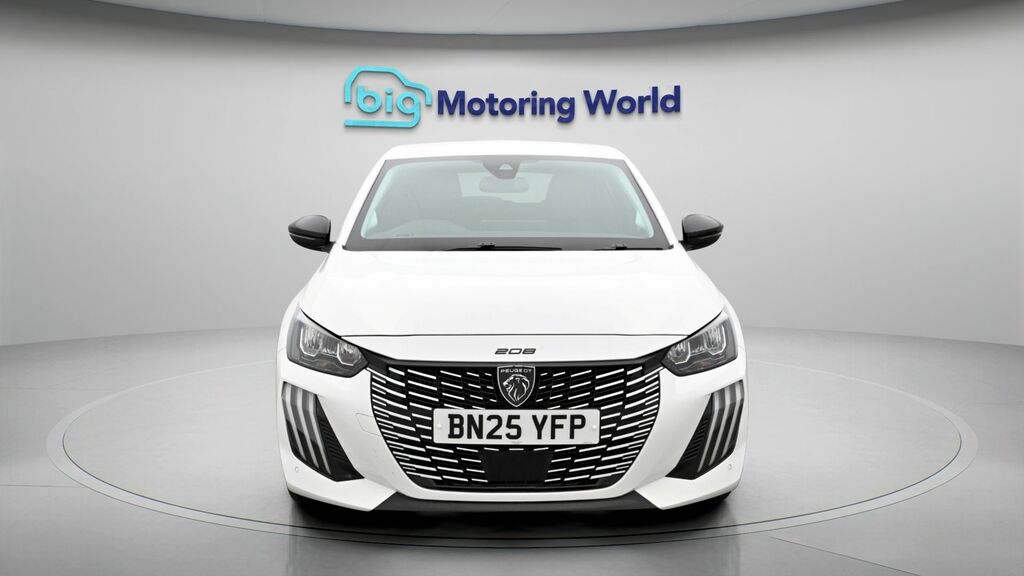 Peugeot 208 Allure White #2