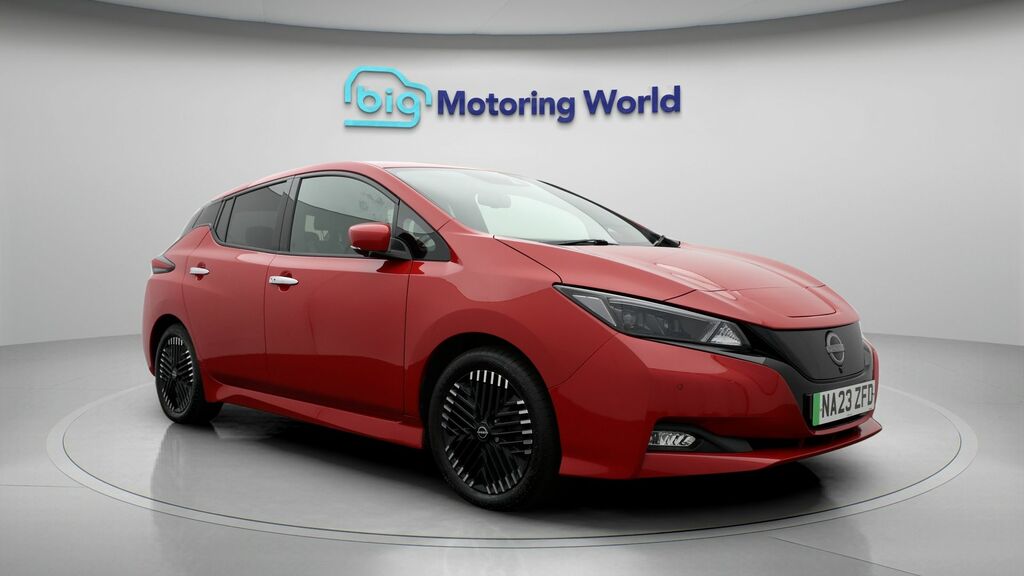 Nissan Leaf Tekna Red