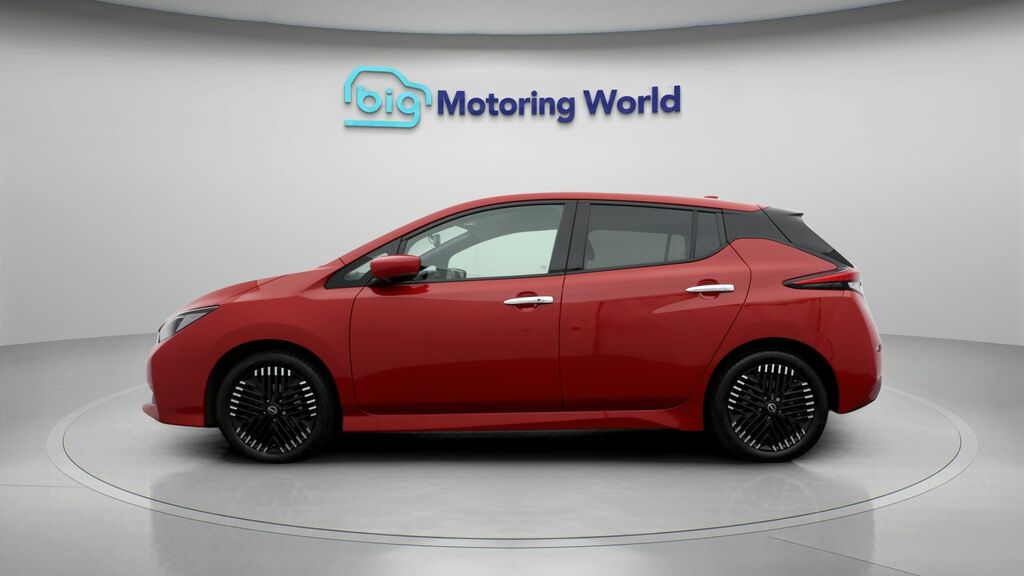Nissan Leaf Tekna Red #4