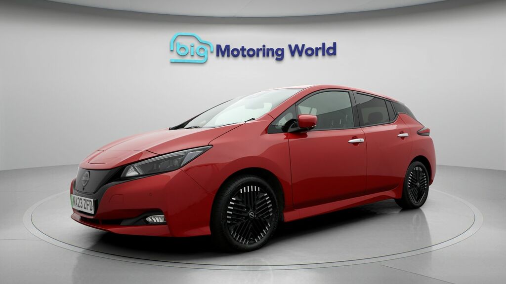Nissan Leaf Tekna Red #3
