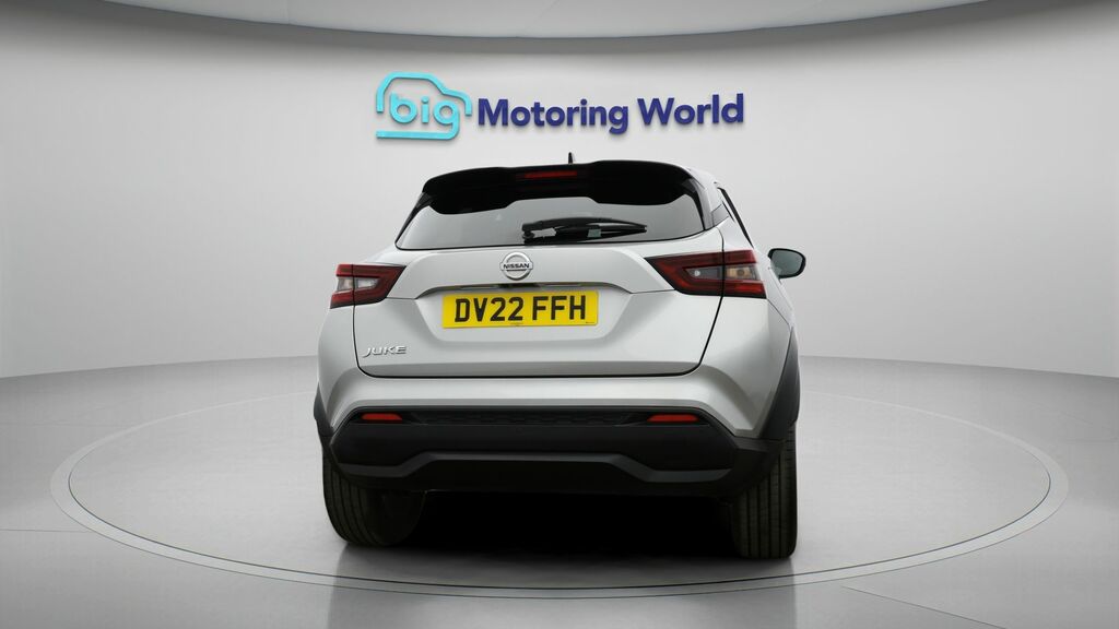 Nissan Juke Tekna Silver #6