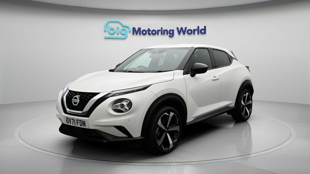 Nissan Juke Tekna White #3
