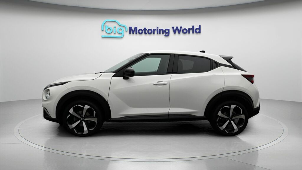 Nissan Juke Tekna White #4