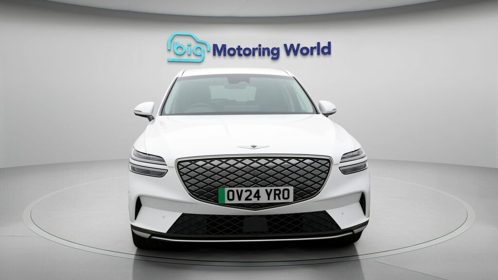 Genesis GV70 Sport White #2