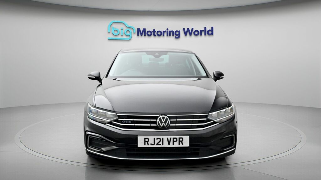 Volkswagen Passat Gte Black #2