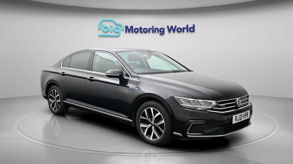 Volkswagen Passat Gte Black