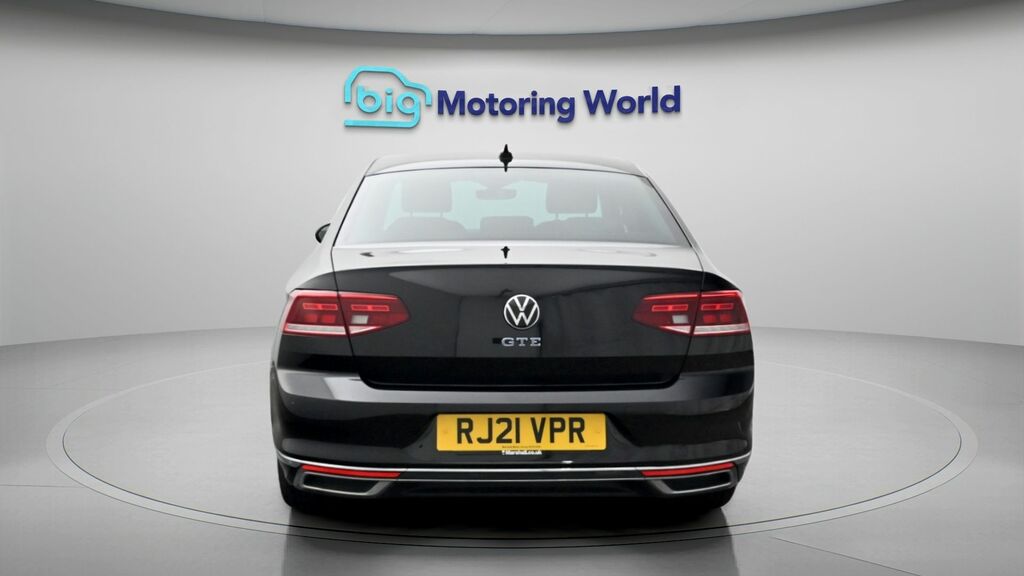 Volkswagen Passat Gte Black #6