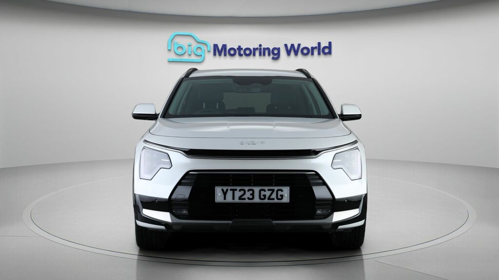 Kia Niro 3 YT23GZG White #2