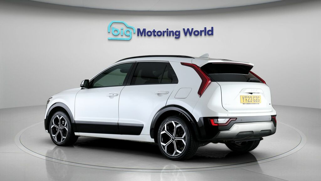 Kia Niro 3 YT23GZG White #5