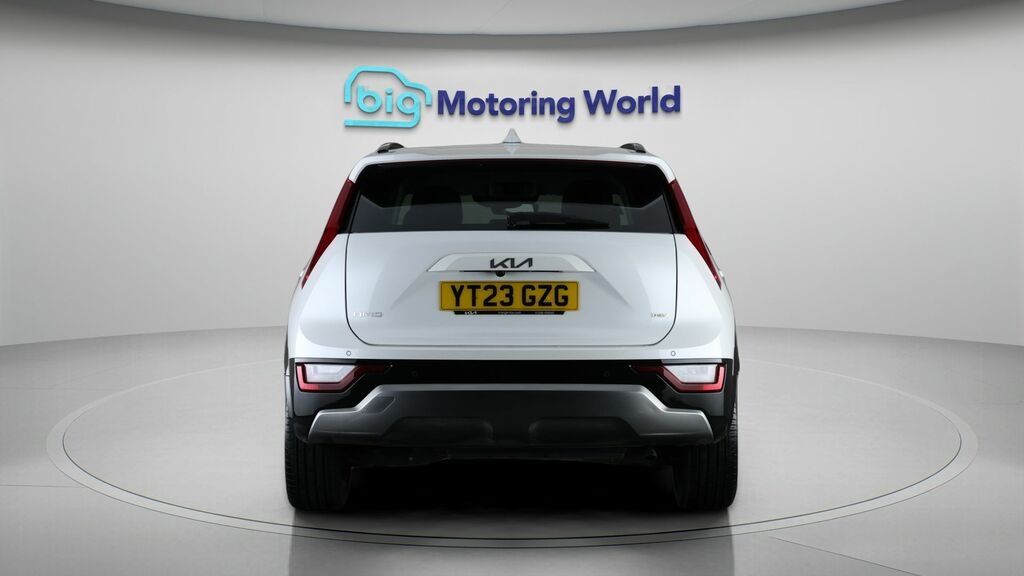 Kia Niro 3 YT23GZG White #6