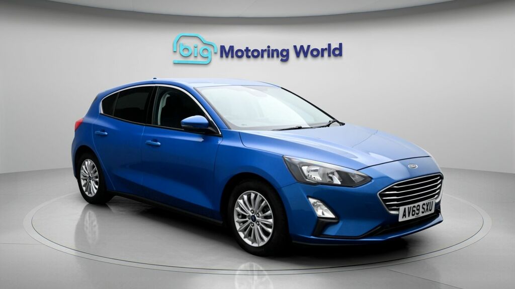 Ford Focus Titanium Blue