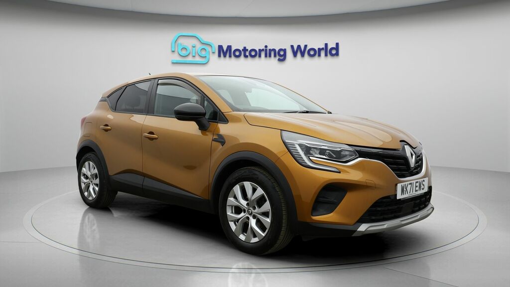 Renault Captur Iconic Orange