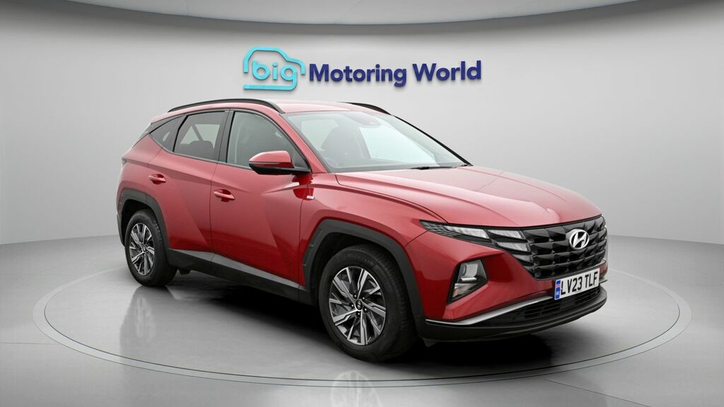 Hyundai Tucson Se Connect Red