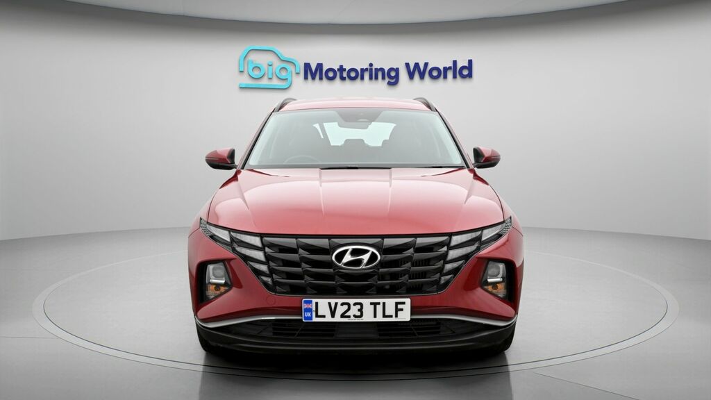 Hyundai Tucson Se Connect LV23TLF Red #2