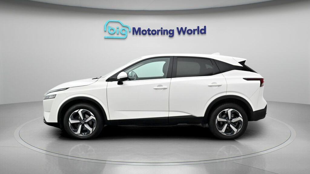 Nissan Qashqai N-connecta DV22VWP White #4