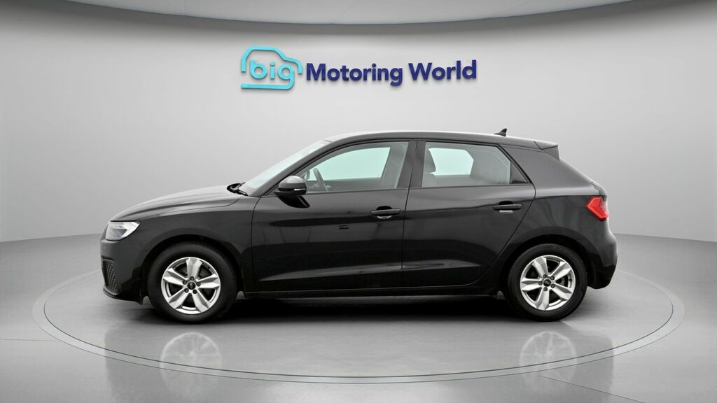 Audi A1 Technik YP73BZK Black #4