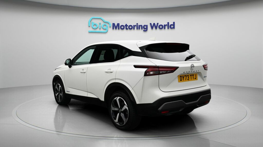 Nissan Qashqai N-connecta DY73TTJ White #5