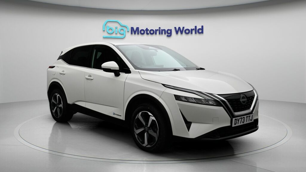 Nissan Qashqai N-connecta White
