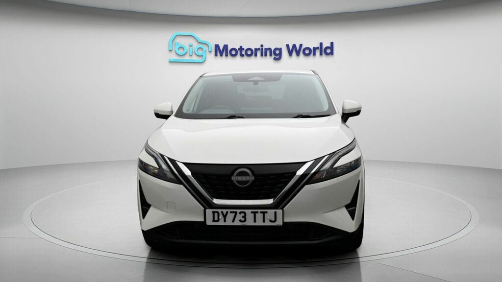 Nissan Qashqai N-connecta DY73TTJ White #2