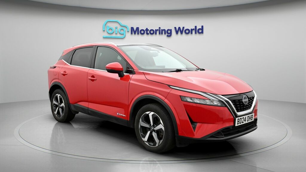 Nissan Qashqai N-connecta BD24OHB Red