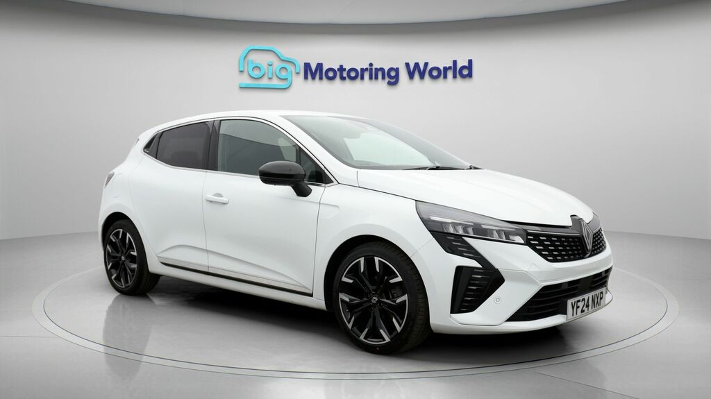 Renault Clio Techno White