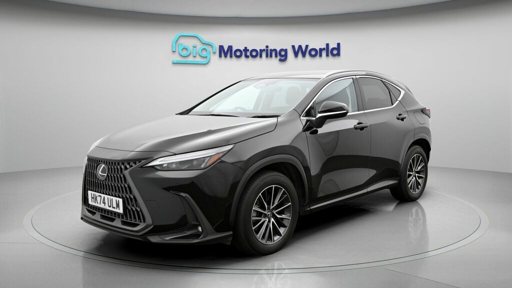 Lexus NX Premium Black #3