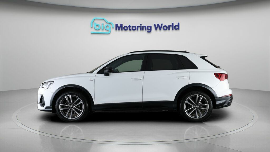 Audi Q3 Black Edition White #4