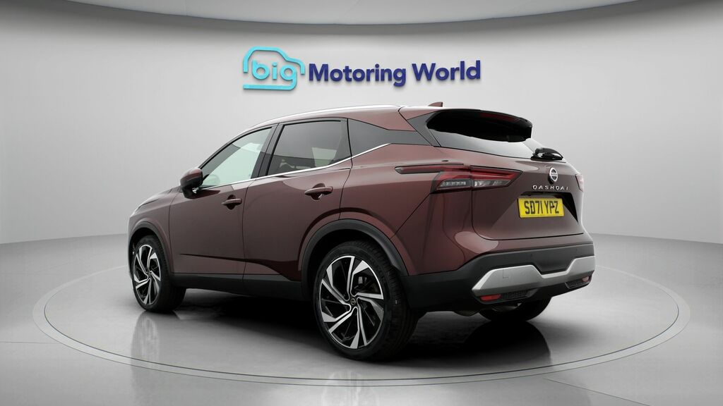 Nissan Qashqai Tekna Red #5