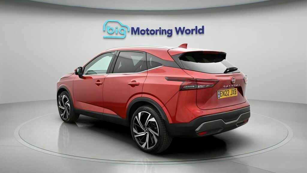 Nissan Qashqai Tekna Red #5