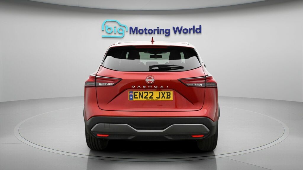 Nissan Qashqai Tekna Red #6