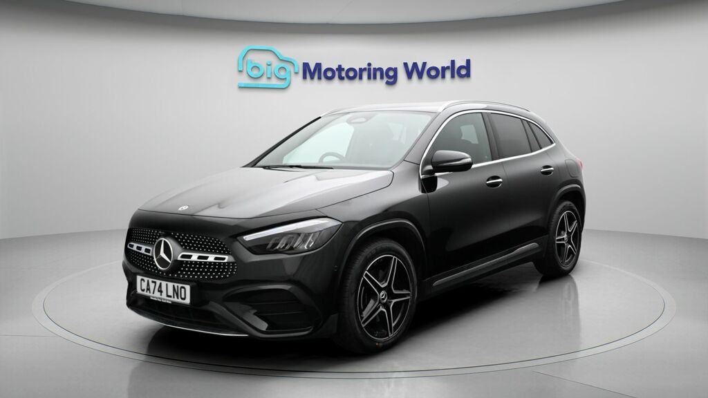 Mercedes-Benz GLA Class Amg Line Black #3