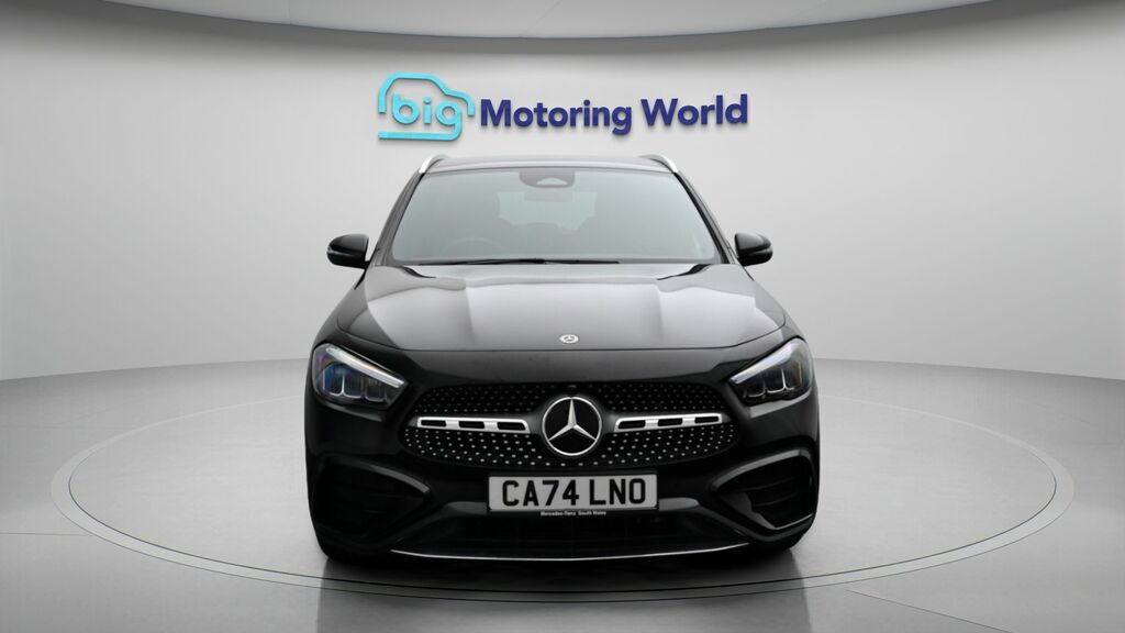 Mercedes-Benz GLA Class Amg Line Black #2