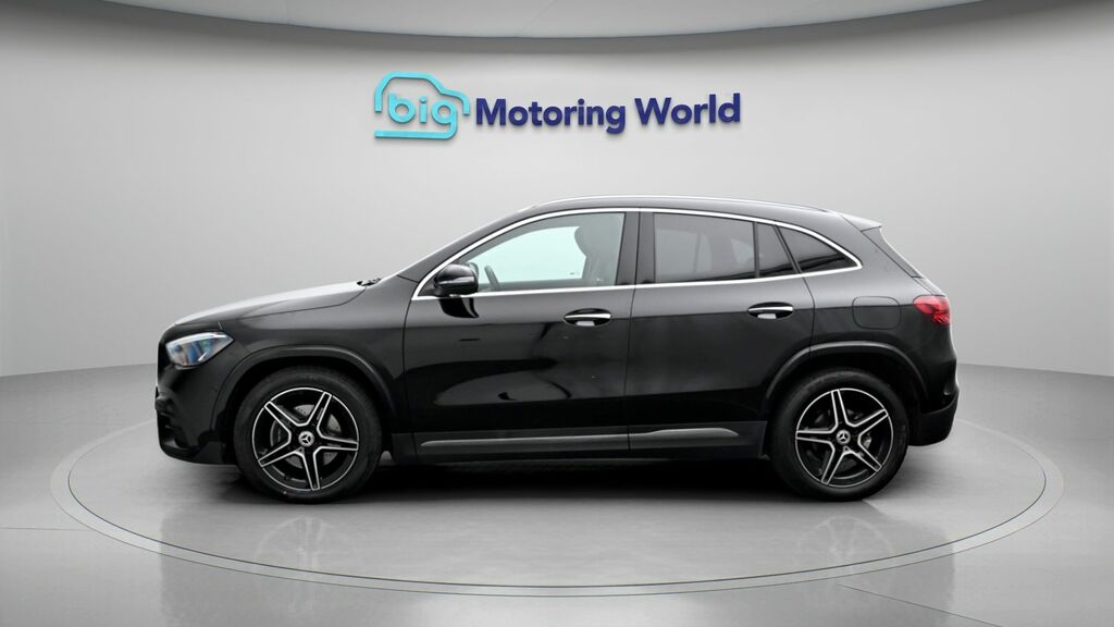 Mercedes-Benz GLA Class Amg Line Black #4