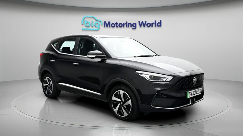MG ZS Se Long Range Black