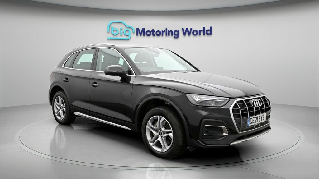 Audi Q5 Sport Black