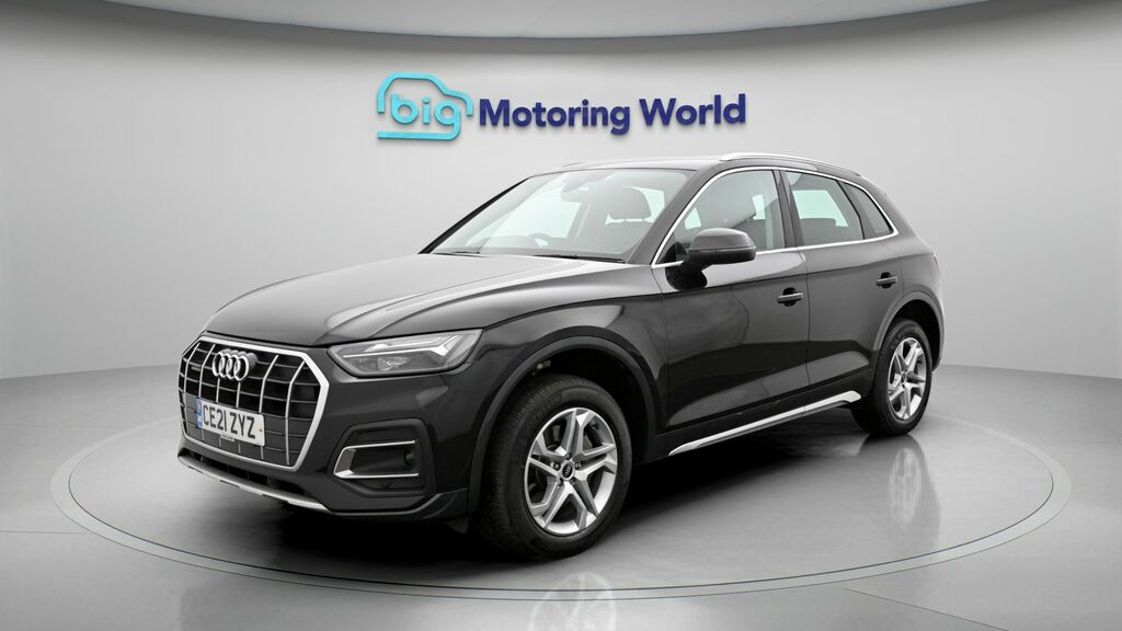 Audi Q5 Sport CE21ZYZ Black #3