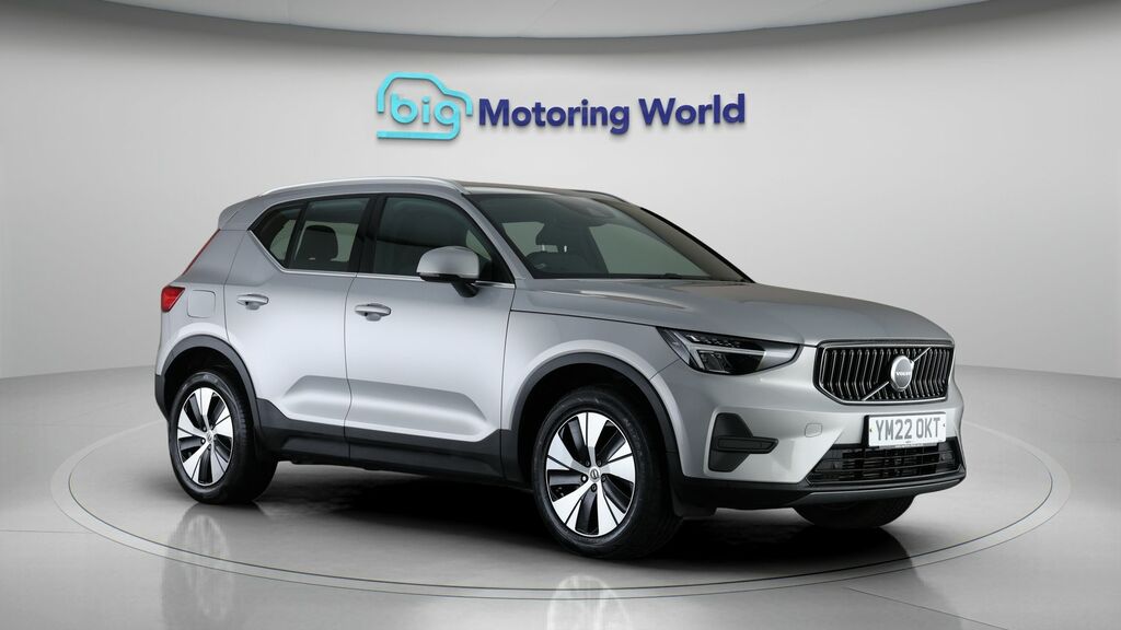 Volvo XC40 Core Silver