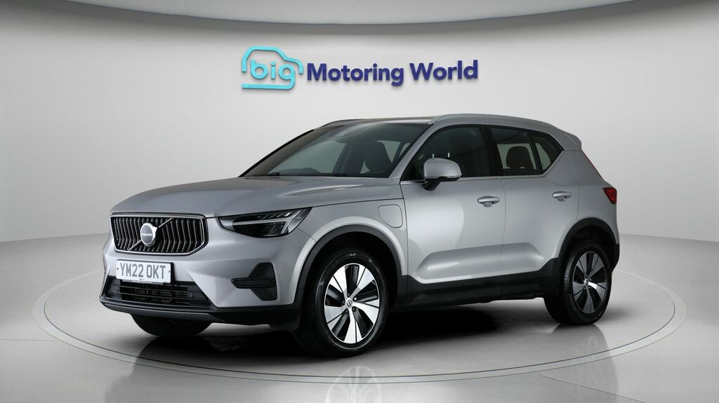 Volvo XC40 Core YM22OKT Silver #3