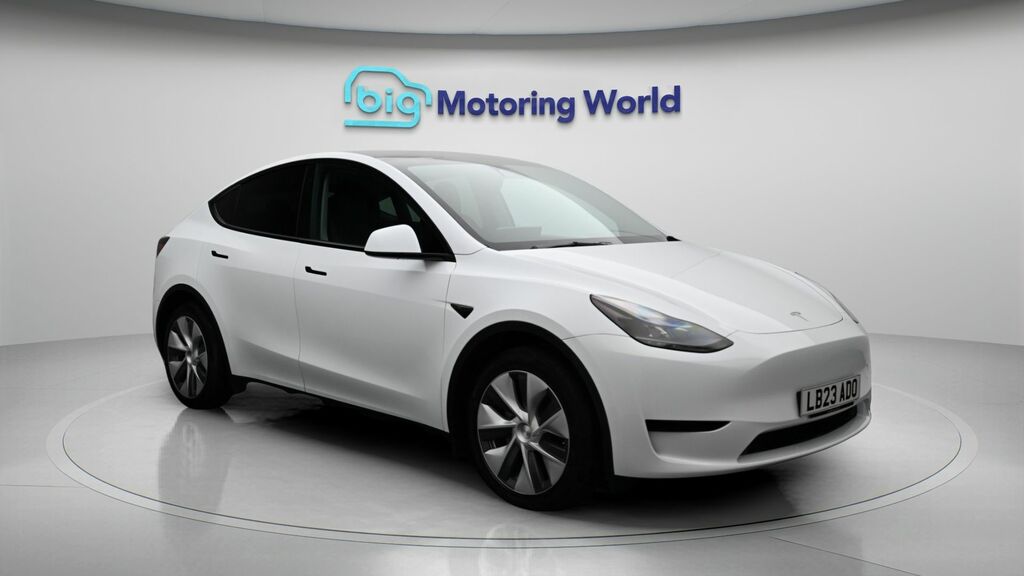Tesla Model Y Y Model Y Rwd White