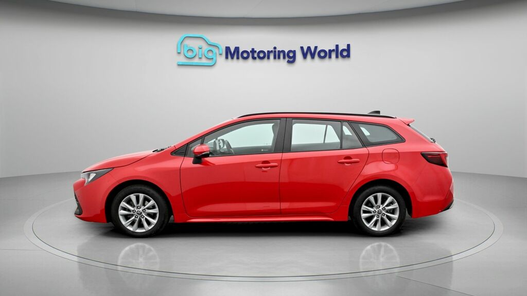 Toyota Corolla Icon Red #4