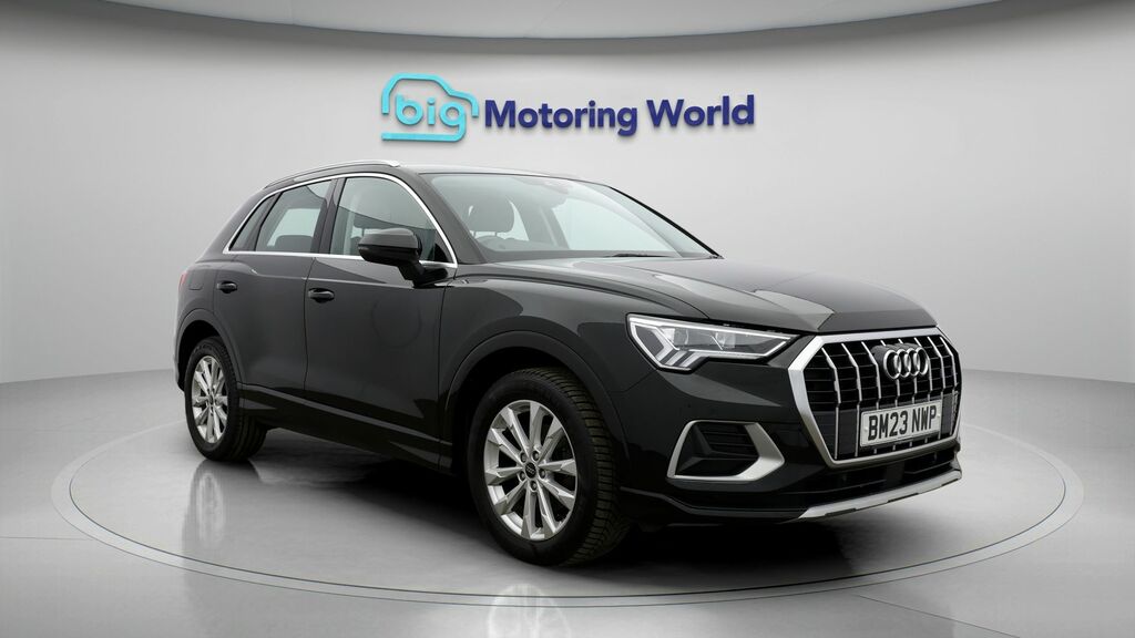 Audi Q3 Sport Black