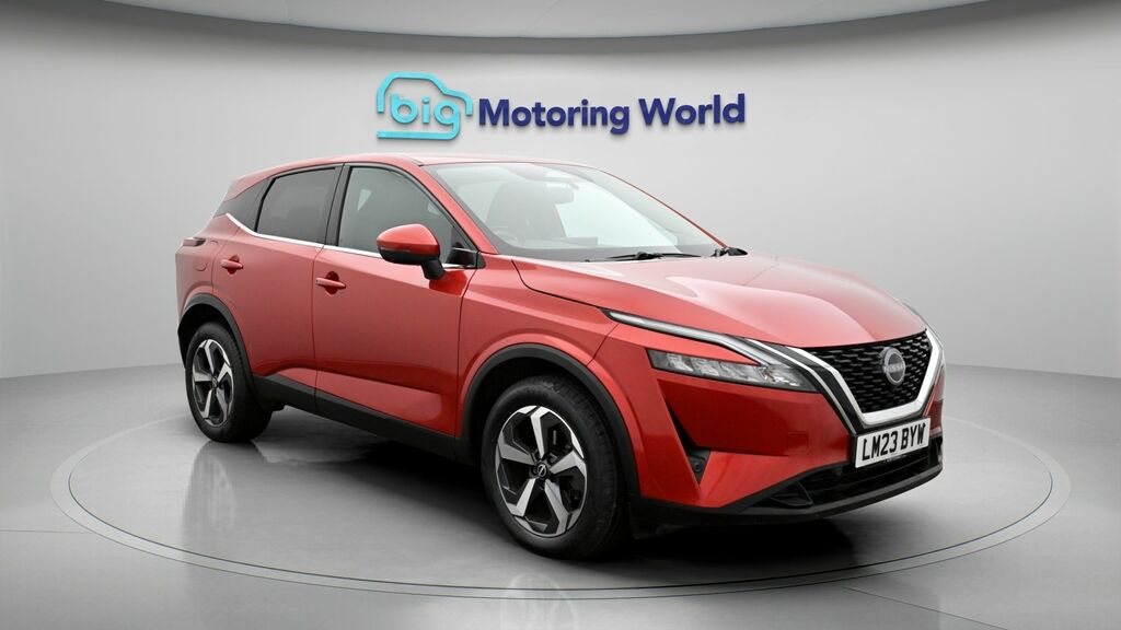 Nissan Qashqai N-connecta Red