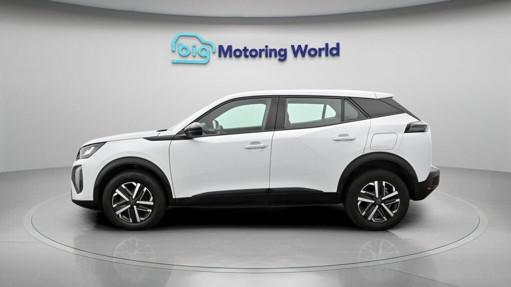Peugeot 2008 Active White #4