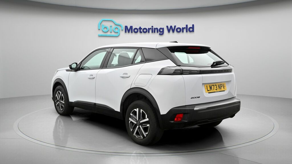 Peugeot 2008 Active White #5
